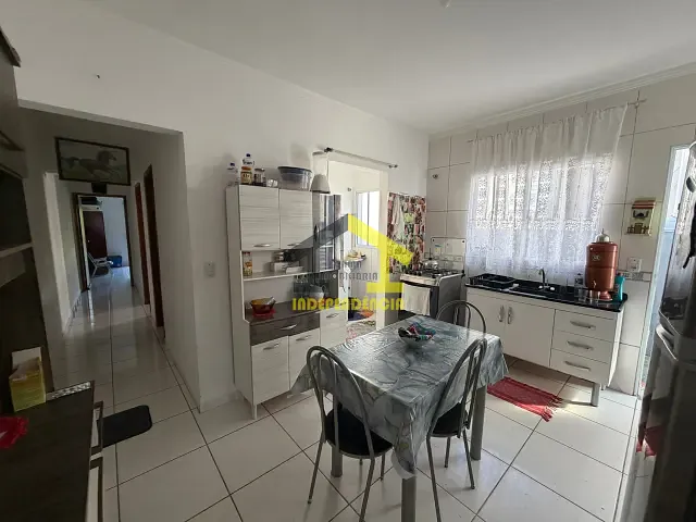 Casa com 175m² 2 quartos e 2 banheiros, à venda, no bairro Jardim América em Itatiba