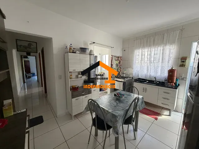 Casa com 175m² 2 quartos e 2 banheiros, à venda, no bairro Jardim América em Itatiba