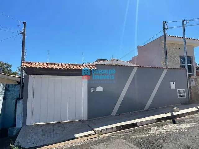 Casa 2 quartos e 2 banheiros, à venda, no bairro Parque dos Municípios II em Guaxupé