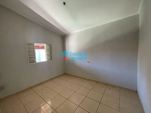 Casa 2 quartos e 2 banheiros, à venda, no bairro Parque dos Municípios II em Guaxupé