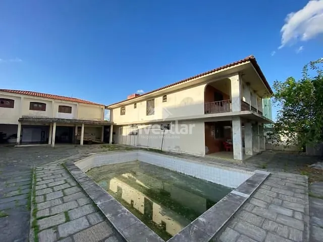 Casa 4 quartos e 4 banheiros, à venda, no bairro José Pinheiro em Campina Grande