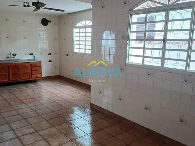 Casa com 250m² 3 quartos e 3 banheiros, à venda, no bairro Parque Itamarati em Jacareí