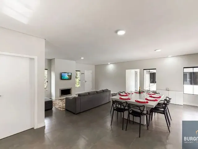 Casa 5 quartos e 3 banheiros, à venda, no bairro Botiatuba em Mandirituba