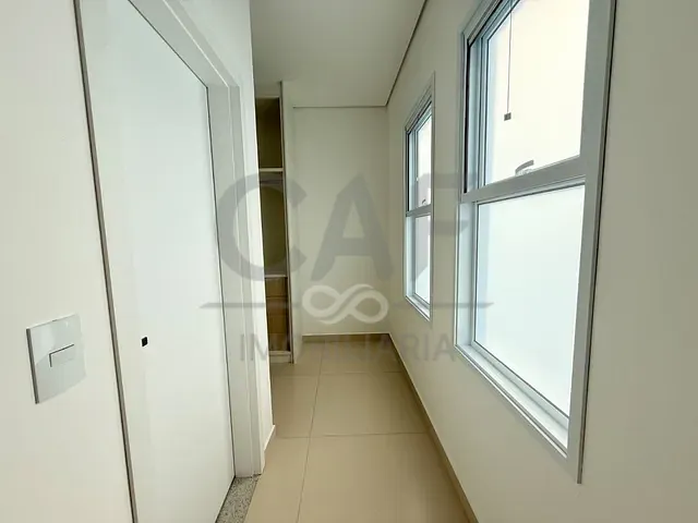 Casa com 400m² 3 quartos e 3 banheiros, à venda, no bairro Residencial Portal do Sol em Holambra