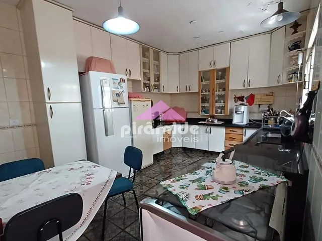 Casa com 651m² 5 quartos e 4 banheiros, à venda, no bairro Jardim Liberdade em Jacareí