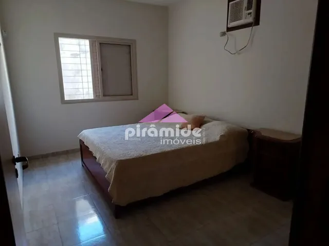Casa com 651m² 5 quartos e 4 banheiros, à venda, no bairro Jardim Liberdade em Jacareí