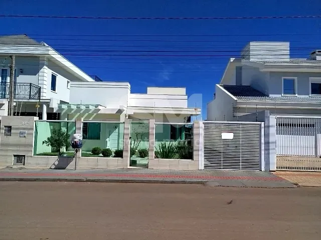 Casa com 360m² 3 quartos e 2 banheiros, à venda, no bairro Paraíso em Chapecó