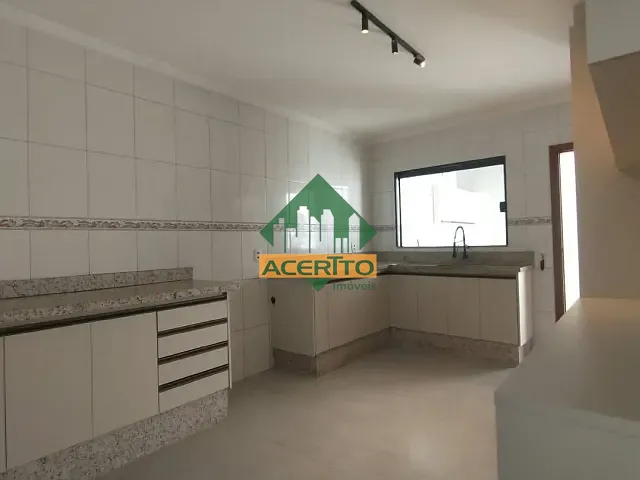 Casa com 250m² 3 quartos e 3 banheiros, à venda, no bairro Planalto em Araçatuba
