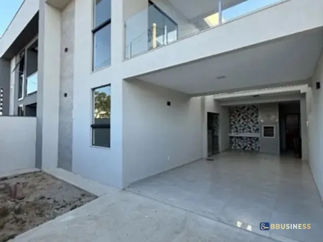 Casa 3 quartos e 4 banheiros, à venda, no bairro Parque Santo Antônio em Campos dos Goytacazes