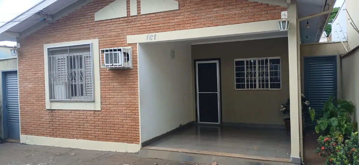 Casa para venda em Independência com 4 quartos, sendo 2 suítes, 159m²