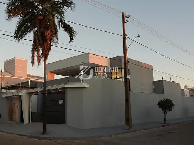 Casa 3 quartos e 5 banheiros, à venda, no bairro Jardim do Lago em Uberaba