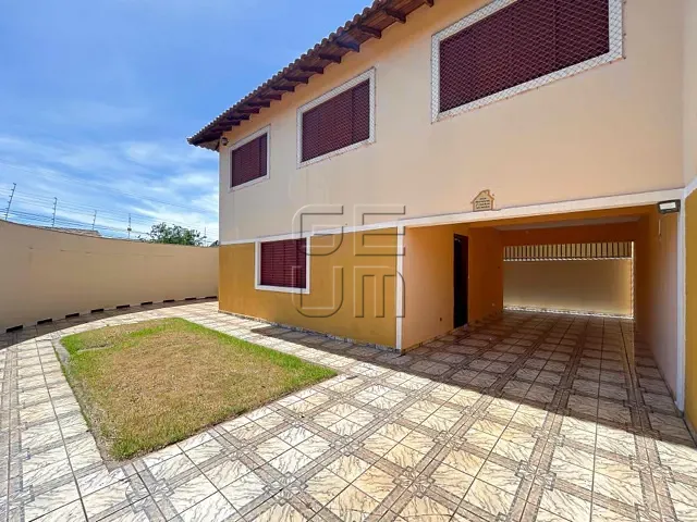 Casa com 150m² 3 quartos e 3 banheiros, à venda, no bairro Santa Mônica em Londrina