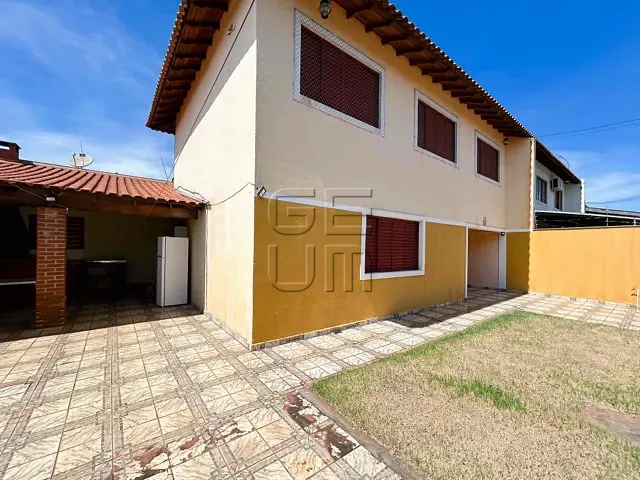 Casa com 150m² 3 quartos e 3 banheiros, à venda, no bairro Santa Mônica em Londrina