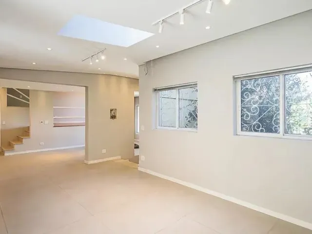 Casa 3 quartos e 1 banheiro, à venda, no bairro Santo Inácio em Curitiba