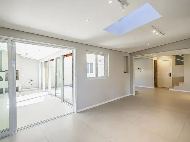 Casa 3 quartos e 1 banheiro, à venda, no bairro Santo Inácio em Curitiba