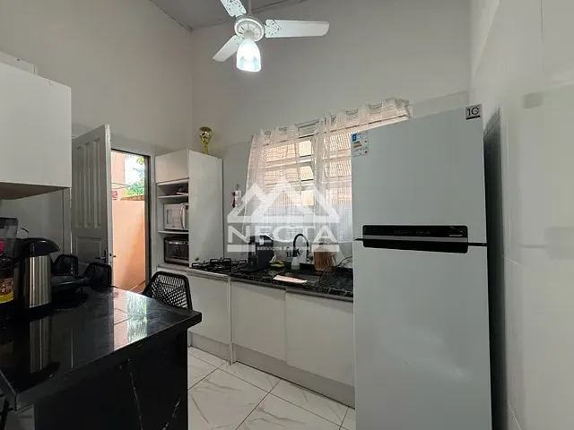 Casa 2 quartos e 1 banheiro, à venda, no bairro Jardim Casa Branca em Caraguatatuba