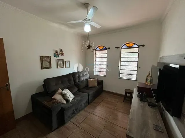 Casa com 300m² 3 quartos e 2 banheiros, à venda, no bairro Centro em Artur Nogueira