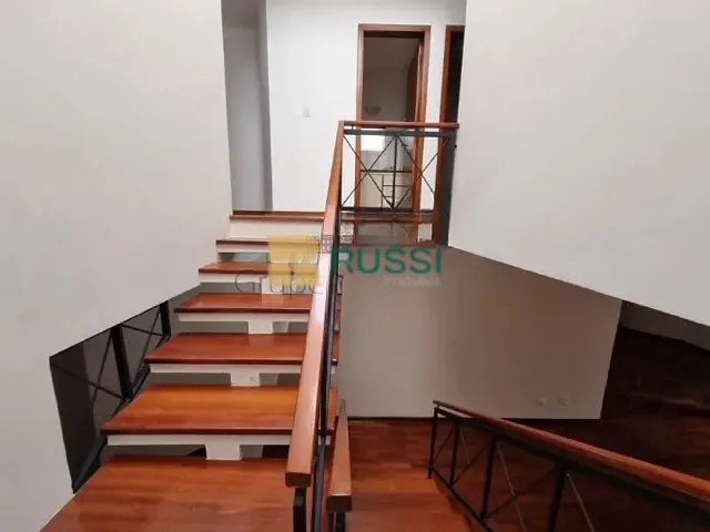 Casa com 280m² 4 quartos e 3 banheiros, para alugar, no bairro Parque Residencial Aquarius em São José dos Campos