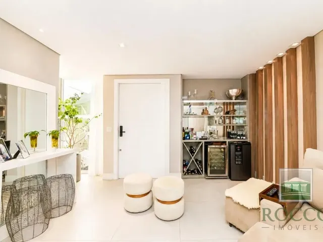 Casa 1 quarto e 1 banheiro, à venda, no bairro Santa Cândida em Curitiba