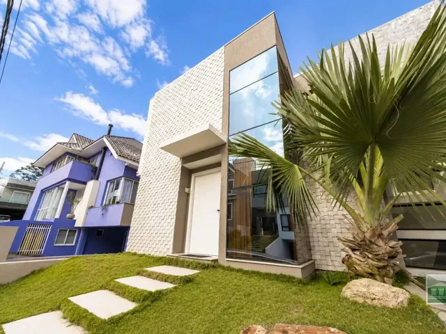 Casa 1 quarto e 1 banheiro, à venda, no bairro Santa Cândida em Curitiba