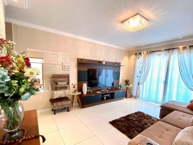 Casa com 180m² 3 quartos e 3 banheiros, à venda, no bairro Adalgisa em Osasco