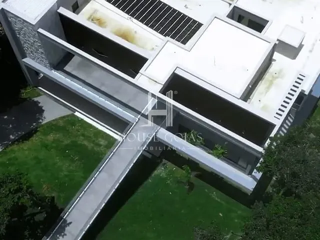 Casa 4 quartos e 7 banheiros, à venda, no bairro Residencial Aldeia do Vale em Goiânia