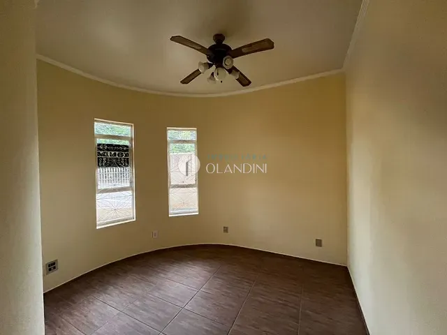 Casa com 389m² 3 quartos e 2 banheiros, à venda, no bairro Jardim Ricardo Duzzi em Artur Nogueira