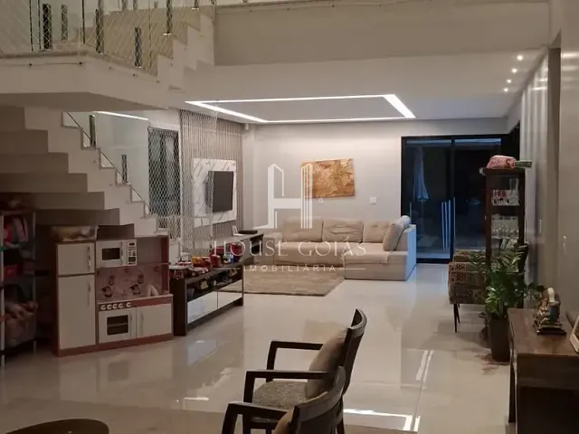 Casa com 520m² 5 quartos e 6 banheiros, à venda, no bairro Condomínio do Lago 1ª Etapa em Goiânia