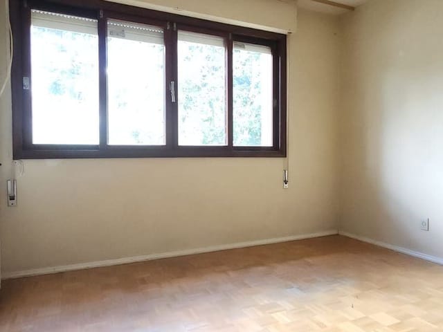 Casa 3 quartos e 1 banheiro, à venda, no bairro Medianeira em Caxias do Sul