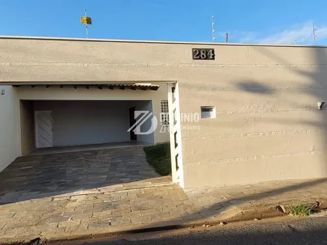 Casa 3 quartos e 3 banheiros, para alugar, no bairro Fabrício em Uberaba