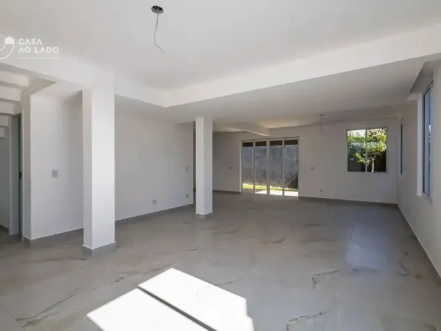 Casa com 233m² 4 quartos e 9 banheiros, à venda, no bairro Santa Felicidade em Curitiba