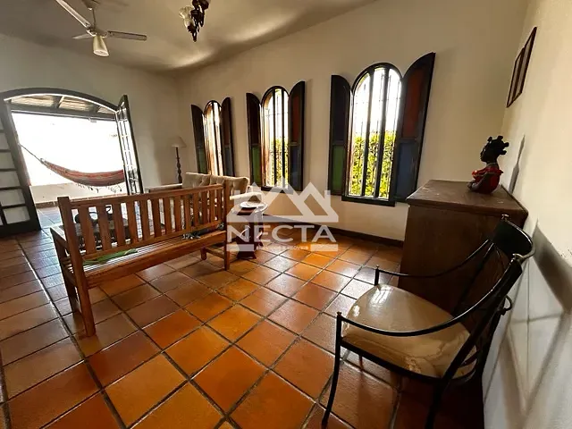 Casa com 565m² 4 quartos e 3 banheiros, à venda, no bairro Jardim Primavera em Caraguatatuba