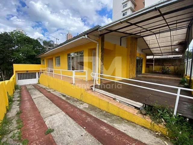 Casa 4 quartos e 2 banheiros, para alugar, no bairro Presidente Médici em Chapecó