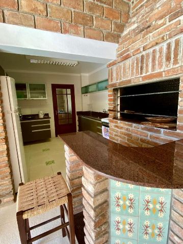 Casa com 250m² 3 quartos e 3 banheiros, à venda, no bairro Cassino em Rio Grande