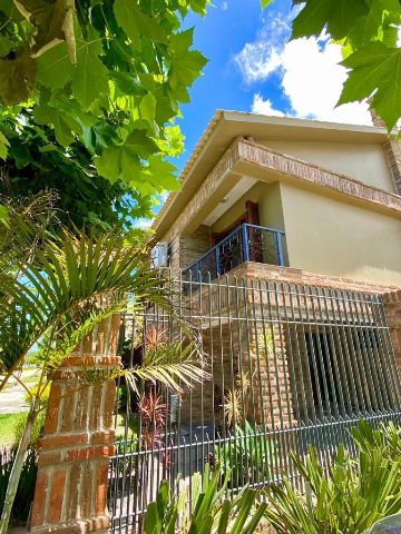 Casa com 250m² 3 quartos e 3 banheiros, à venda, no bairro Cassino em Rio Grande