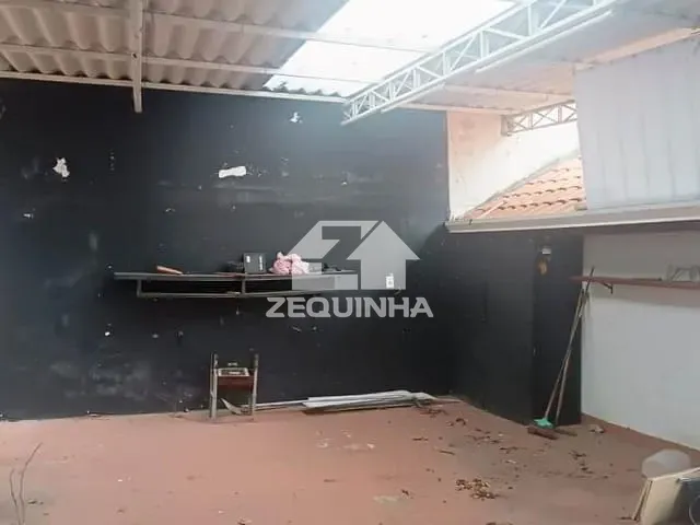 Casa com 250m² 1 quarto e 1 banheiro, à venda, no bairro Umuarama em Osasco