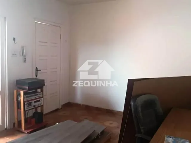 Casa com 250m² 1 quarto e 1 banheiro, à venda, no bairro Umuarama em Osasco