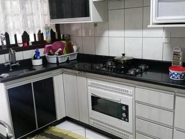 Casa com 200m² 3 quartos e 2 banheiros, à venda, no bairro Parque dos Príncipes em Jacareí