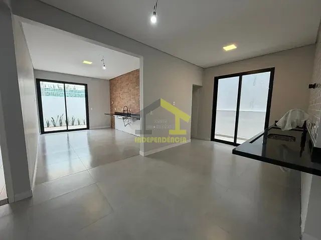 Casa com 399m² 3 quartos e 2 banheiros, à venda, no bairro Residencial Fazenda Santa Rosa - Fase 1 em Itatiba
