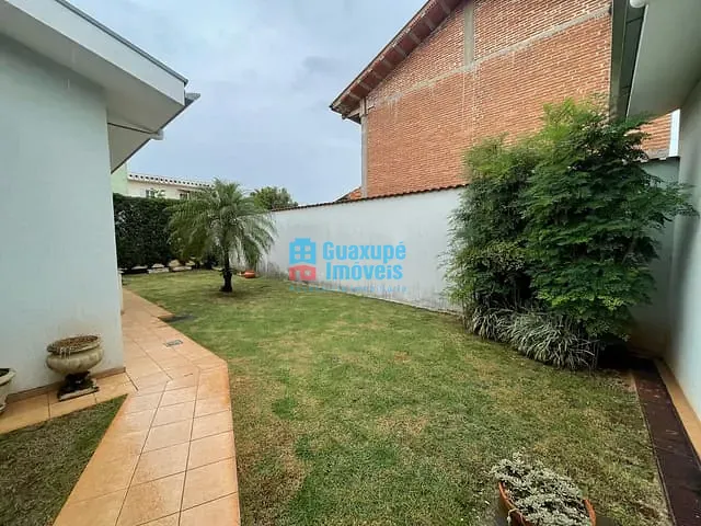 Casa com 750m² 4 quartos e 6 banheiros, à venda, no bairro Jardim Nova Guaxupé em Guaxupé