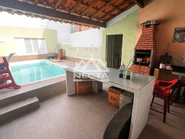 Casa com 158m² 2 quartos e 2 banheiros, à venda, no bairro Praia das Palmeiras em Caraguatatuba