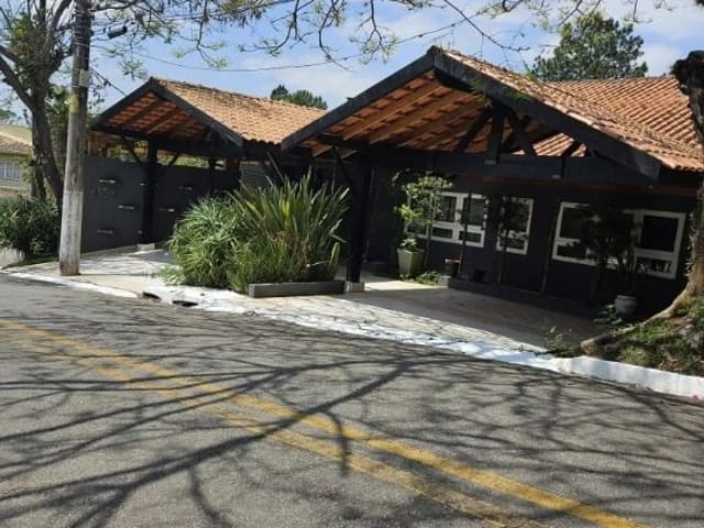 Casa com 700m² 7 quartos e 5 banheiros, à venda, no bairro Nova Higienópolis em Jandira