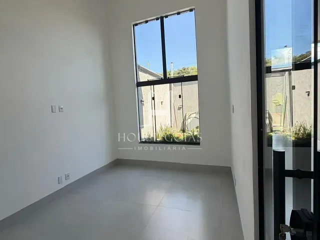 Casa com 180m² 3 quartos e 2 banheiros, à venda, no bairro Residencial Center Ville em Goiânia