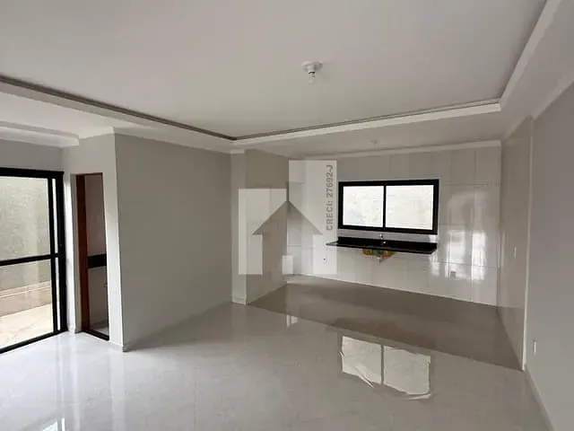 Casa 3 quartos e 4 banheiros, à venda, no bairro Santa Terezinha (Jordanésia) em Cajamar