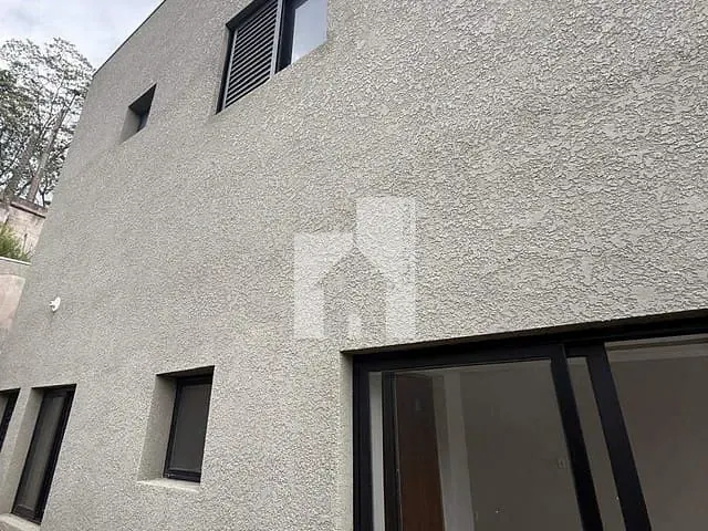 Casa 3 quartos e 4 banheiros, à venda, no bairro Santa Terezinha (Jordanésia) em Cajamar