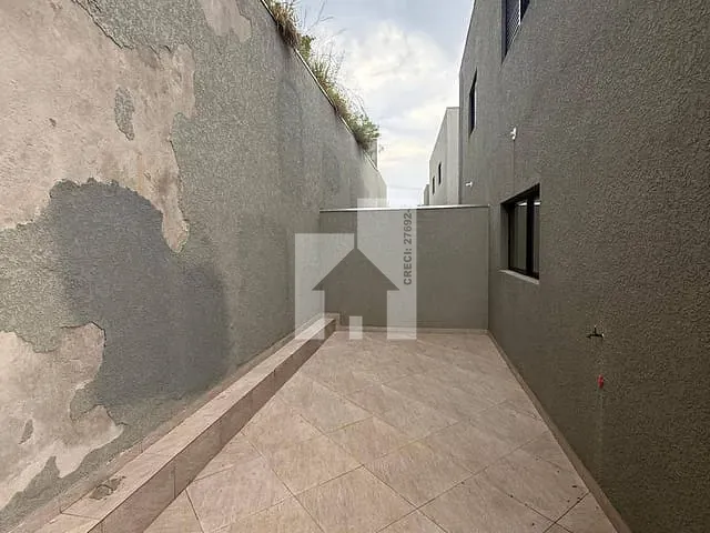 Casa 3 quartos e 4 banheiros, à venda, no bairro Santa Terezinha (Jordanésia) em Cajamar