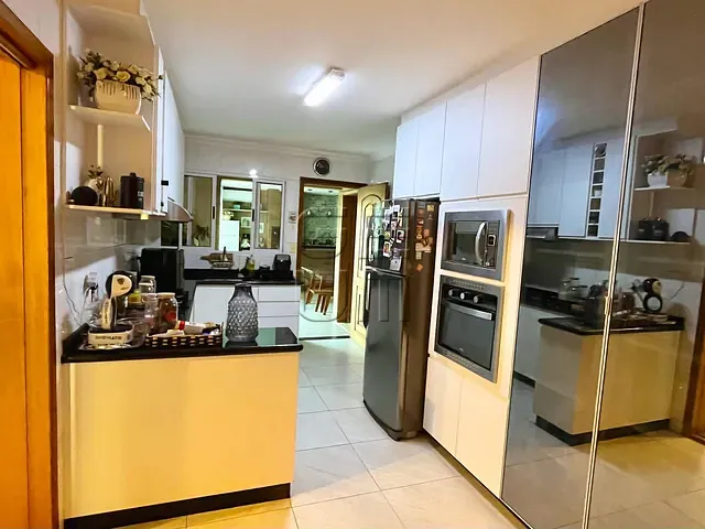 Casa 4 quartos e 5 banheiros, à venda, no bairro Operária em Londrina