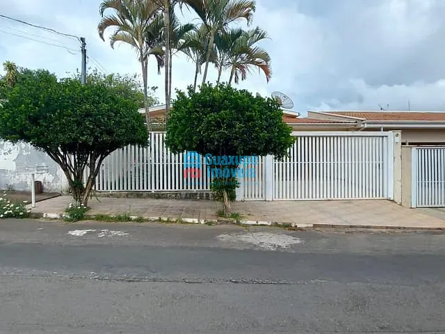 Casa com 360m² 3 quartos e 3 banheiros, à venda, no bairro Residencial Nova Floresta em Guaxupé