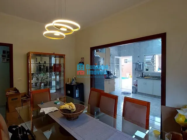 Casa com 360m² 3 quartos e 3 banheiros, à venda, no bairro Residencial Nova Floresta em Guaxupé