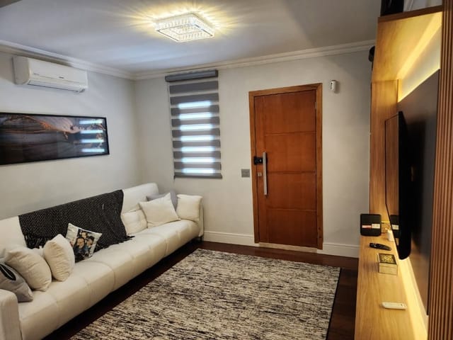 Casa com 530m² 3 quartos e 6 banheiros, à venda, no bairro Granja Viana II em Cotia